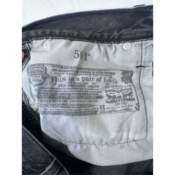 Levi’s 501 cut off black button down shorts, size W27 - Picture 8 of 8